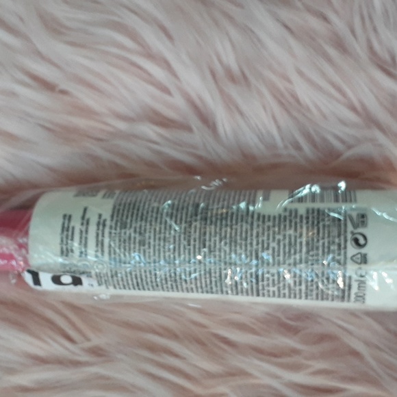 Brand New SCHWARZKOPF COLOR FREEZE CONDITIONER - Picture 3 of 3